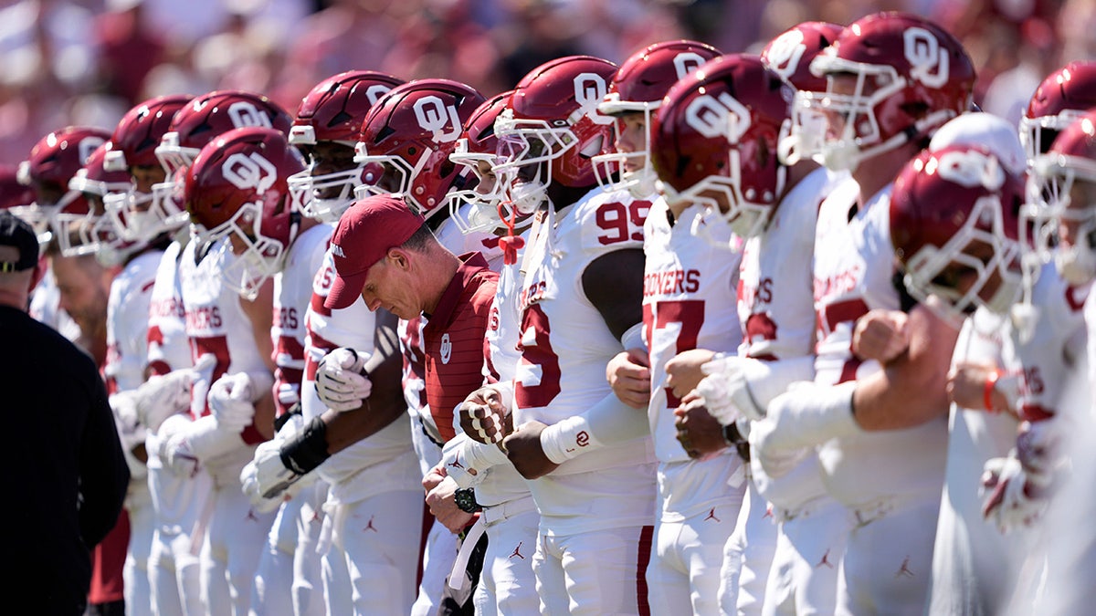 Oklahoma Sooners football team before the game