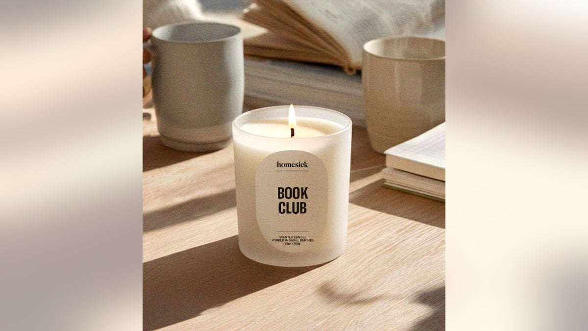 Best for: Bookworms who love to get cozy