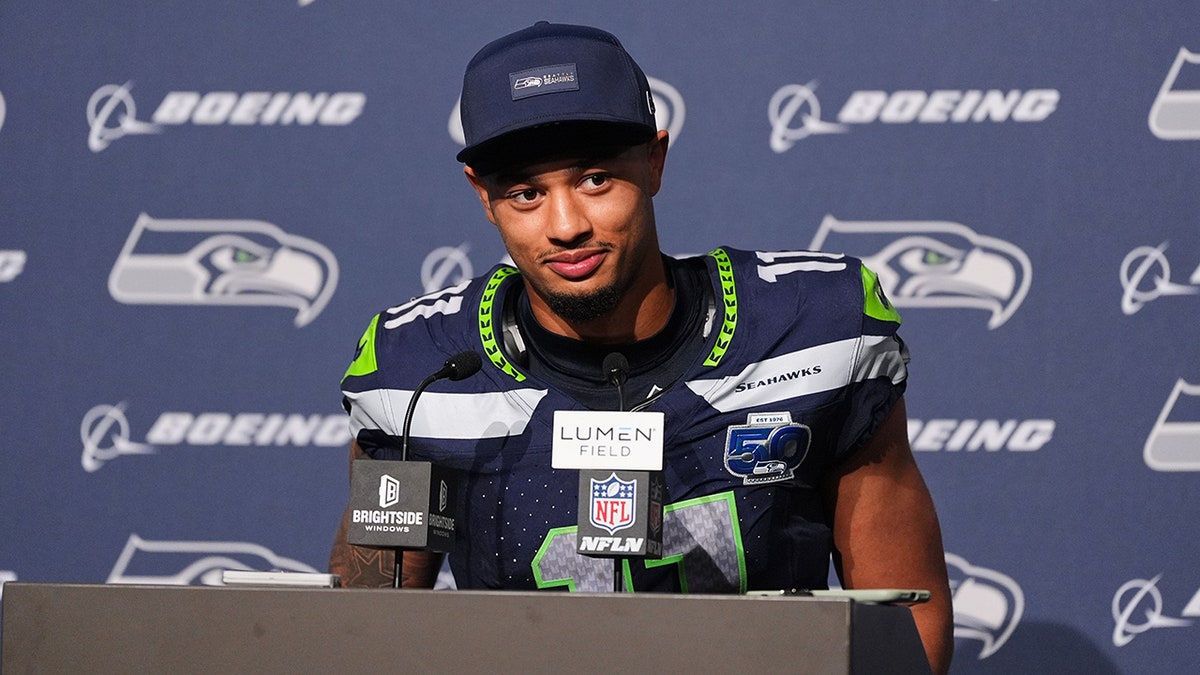 woke edge football jersey knit かつき 着用 次はPOPUPどこいこう🤔