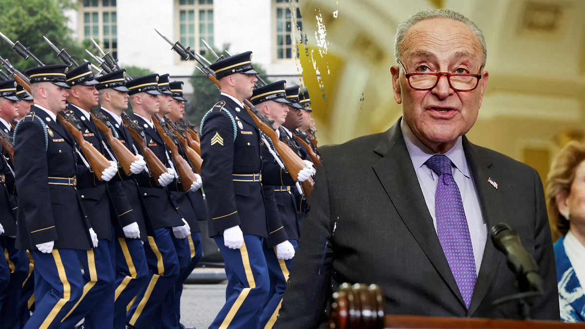 Soldados estadounidenses marchando junto a una imagen de Chuck Schumer