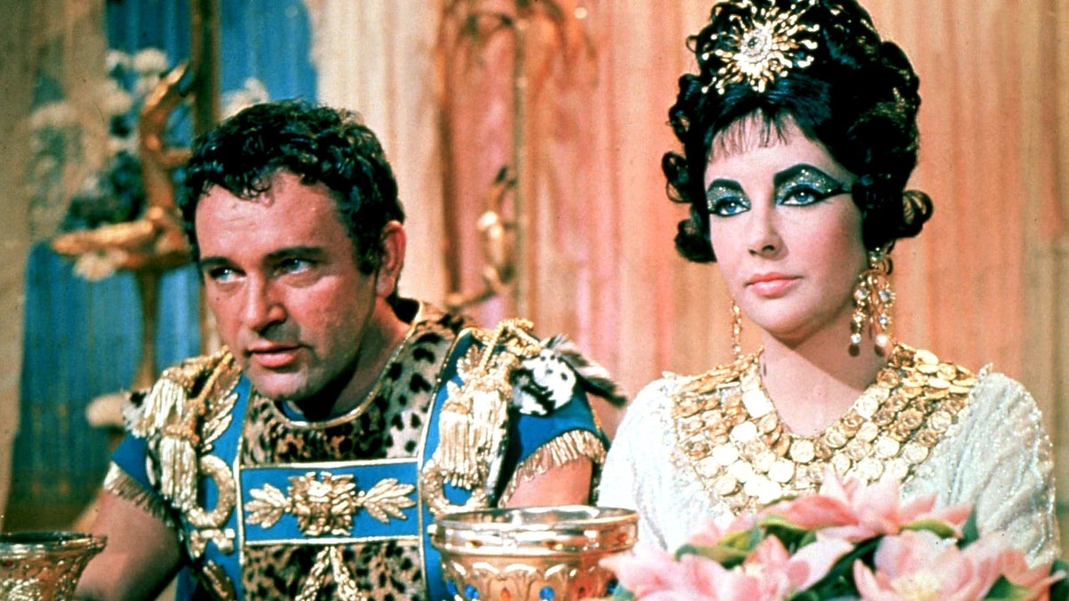 Elizabeth Taylor stars in 'Cleopatra' film