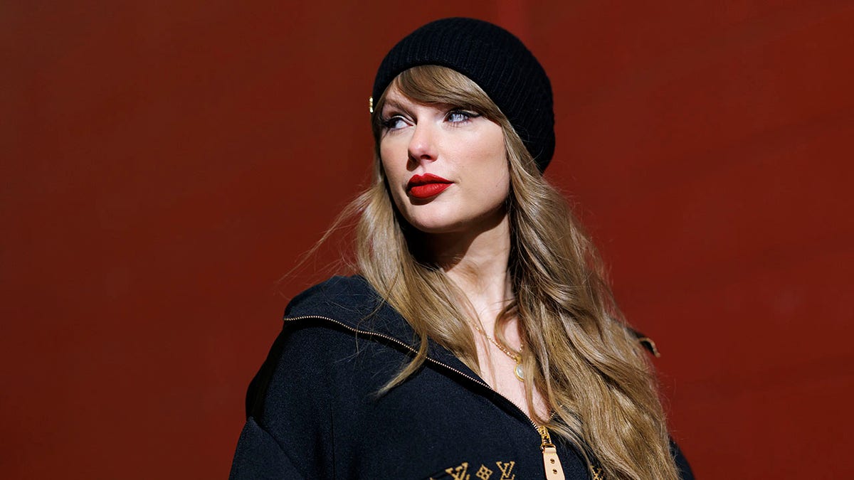 Taylor Swift at Chiefs game