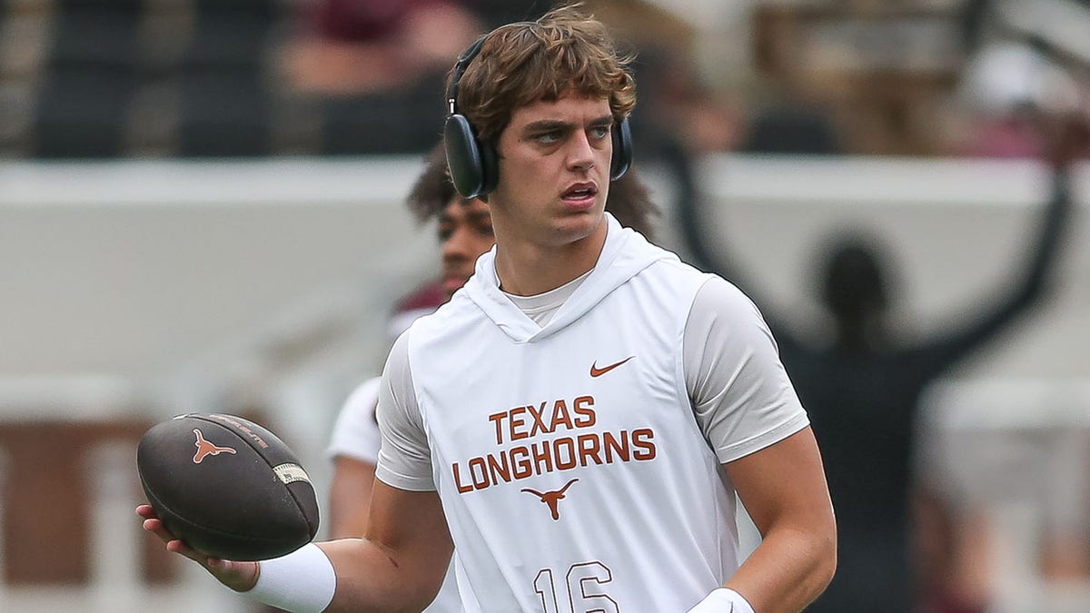 আর্চ ম্যানিং মিসিসিপি স্টেট গেমের আগে উষ্ণ হয়ে উঠেছে