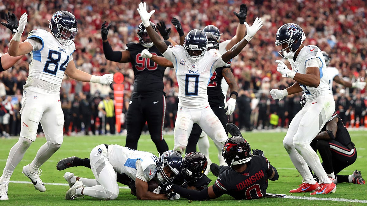 Cardinals' comedy of errors results in Titans comeback capped with walk-off field goal for first win of season