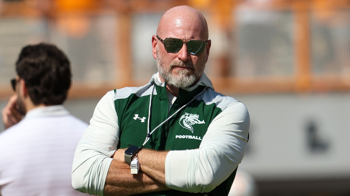 Trent Dilfer roams the sideline