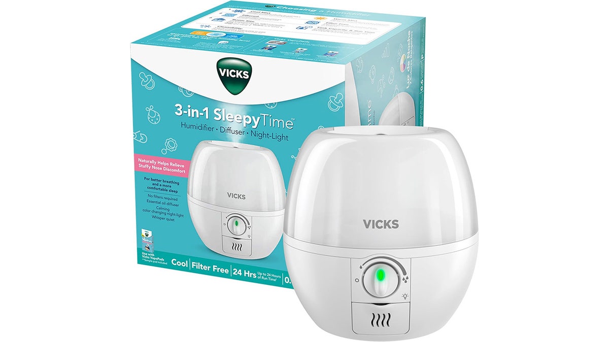 Clear out stuffed up nasal passages by adding Vicks VaporPods to this humidifier. 