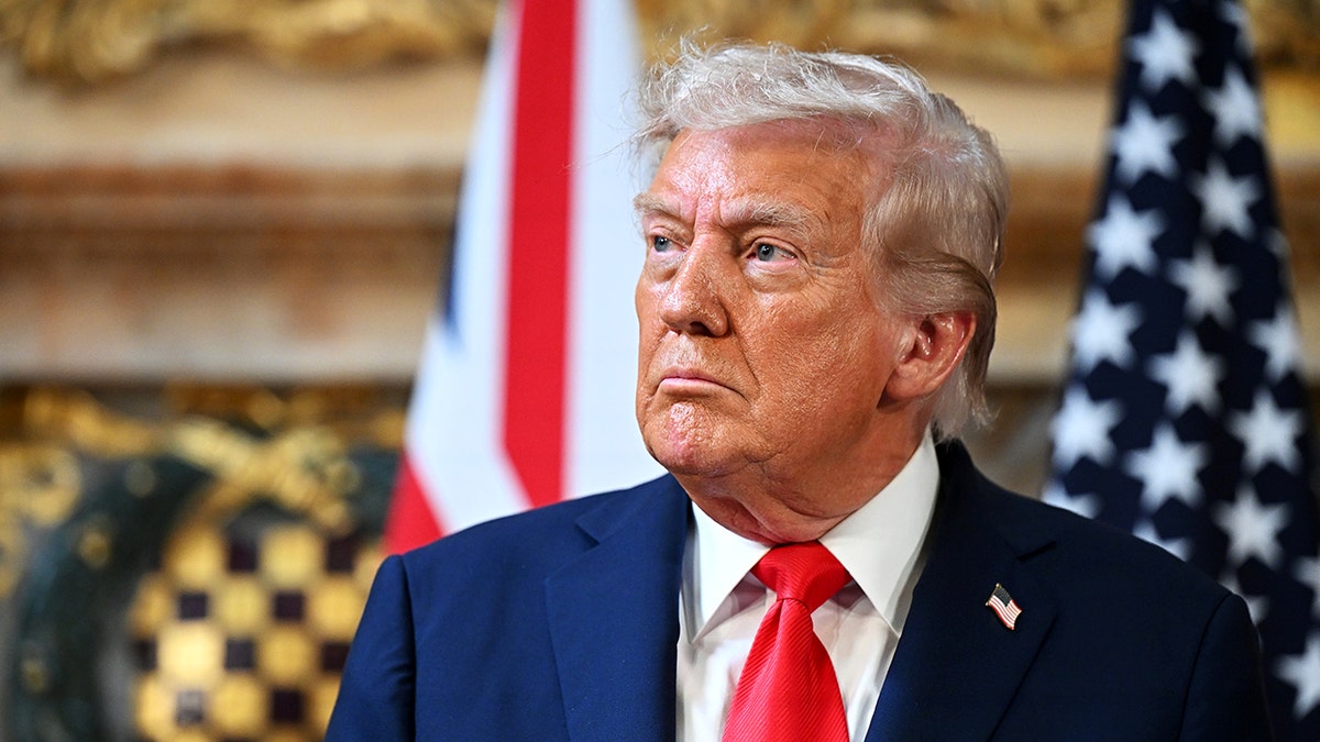 La Casa Blanca del presidente Trump respondió a las afirmaciones de que sus mensajes culpan a los demócratas por el cierre están violando la ley federal.