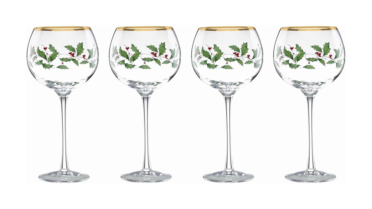 Add holiday charm to your table with these festive wine glasses.