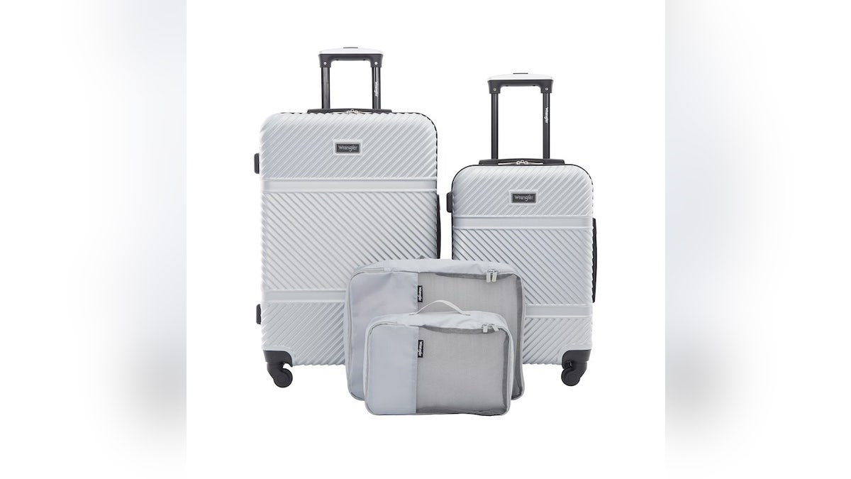 This set includes two packing cubes to keep your clothes organized.