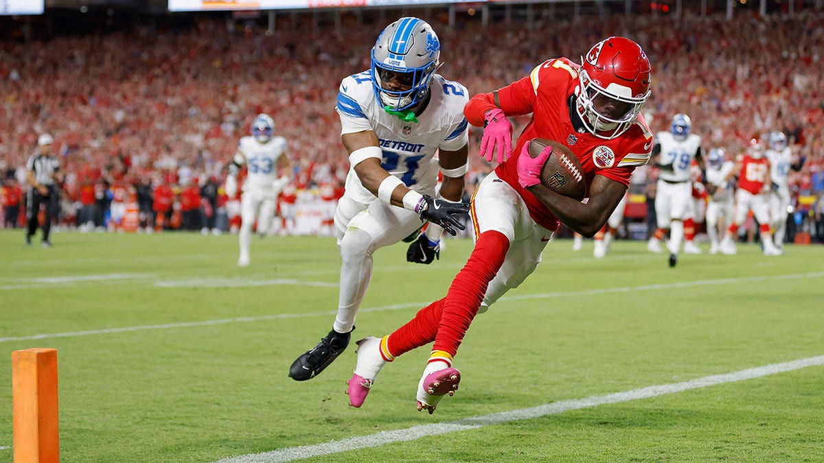 Xavier Worthy goes in for the TD