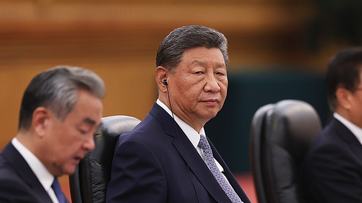 Presiden Tiongkok Xi Jinping berbicara di awal pertemuan bilateral