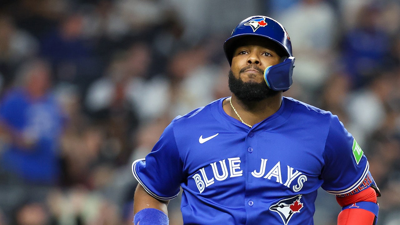 vlad-jr-alds-101025.jpg?ve=1&tl=1