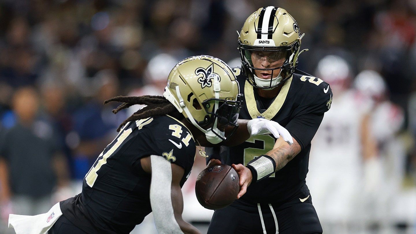 Alvin Kamara threatens retirement if Saints try to trade him: 'I'll drink a piña colada somewhere'