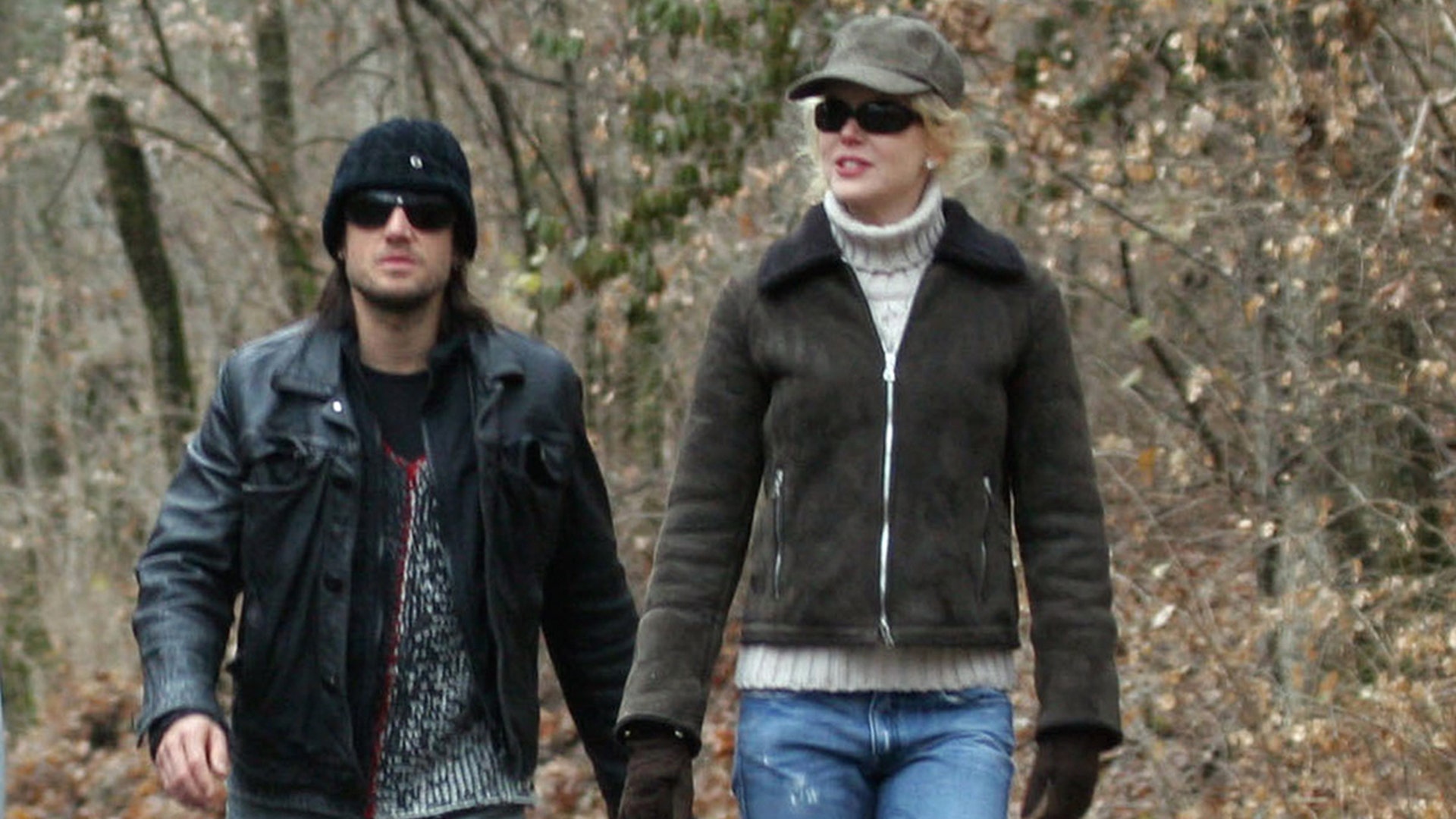 Nicole Kidman and Keith Urban out for a walk in Tennessee in 2005.