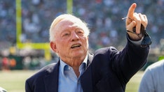 NFL fines Cowboys' Jerry Jones for obscene gesture: report