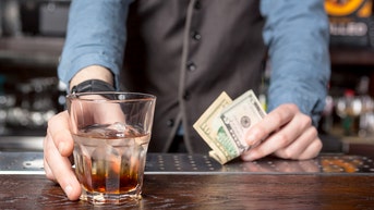 Bartenders reveal how much to tip for every beer, wine and cocktail you order - Fox News