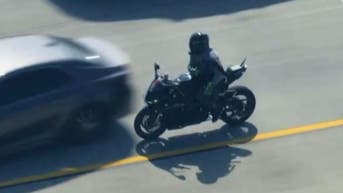 Motorcycle gunman who allegedly murdered deputy wrecks in high-speed chase - Fox News