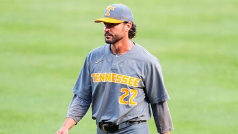 Giants make history with unprecedented managerial hire from college baseball ranks