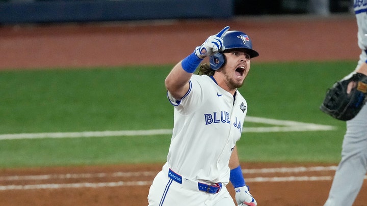 Blue Jays stun Dodgers  Jeter, A-Rod and Big Papi react to World Series Game 1 pressure on LA 