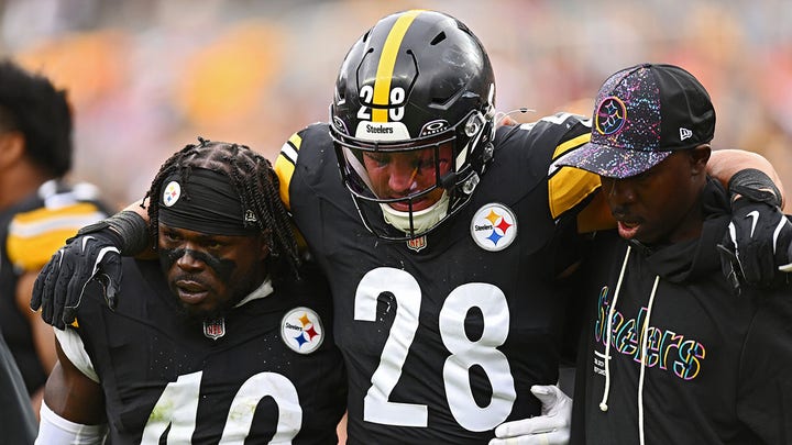 Steelers fans REACT to Aaron Rodgers being their new QB1
