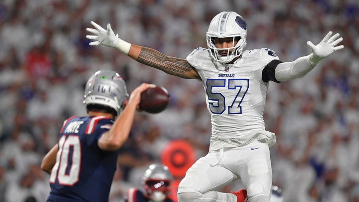 Cabinet spontaneously applauds as Trump signs Columbus Day proclamation, declaring, 'We're back, Italians'