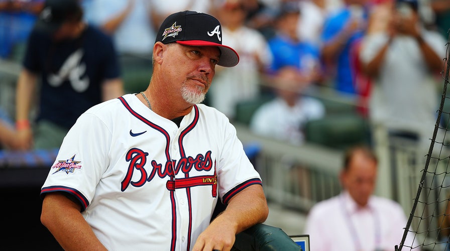 Chipper Jones defends Braves legend Bobby Cox amid Brian Snitker
