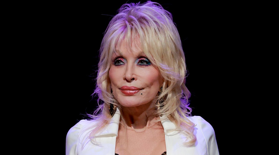 Dolly Parton's sister offers health update on country icon after fans worry over her call for prayers