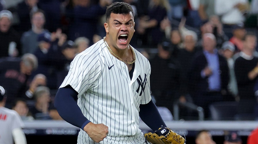 Trump meets with Yankees players before game
