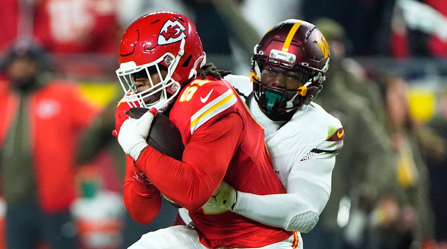 Nick says Chiefs should be favorites for ‘everything’, Broncos comeback or Giants collapse? | FTF