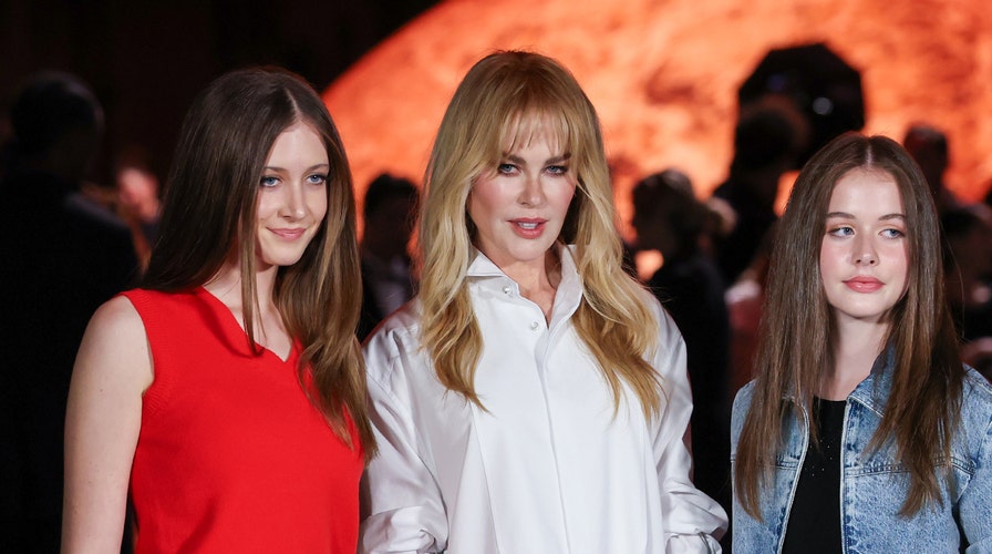 Nicole Kidman walking the red carpet at the 2025 Golden Globe Awards