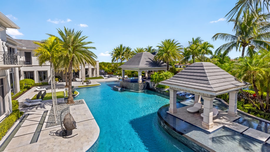 The pool in Mark Wahlberg's Florida home backyard