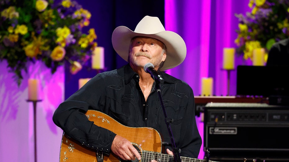 Country star Alan Jackson plans one final bow in Nashville after health issues force retirement