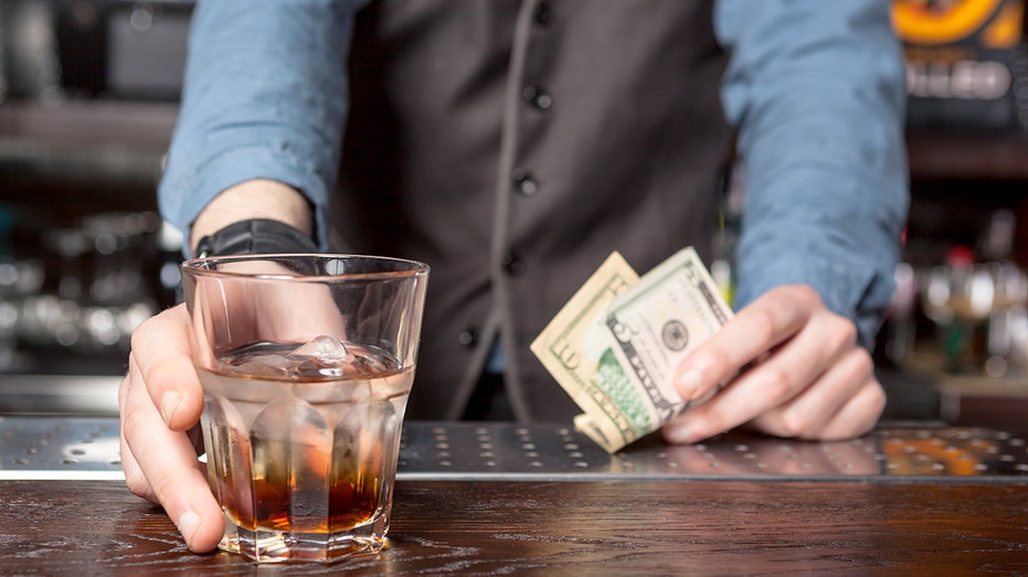 How much should you tip bartenders? Experts reveal the real number