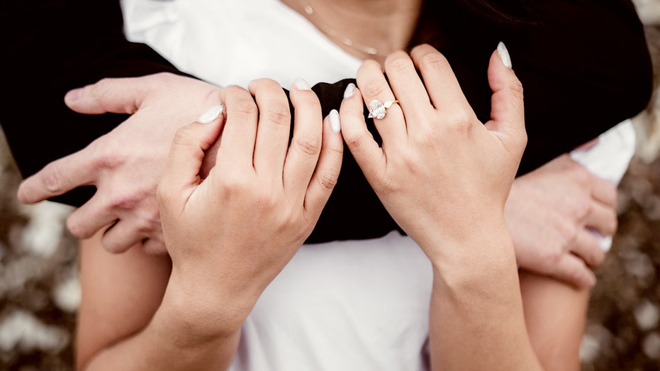 Unorthodox singles program aims to put 'The Feels' back in modern dating