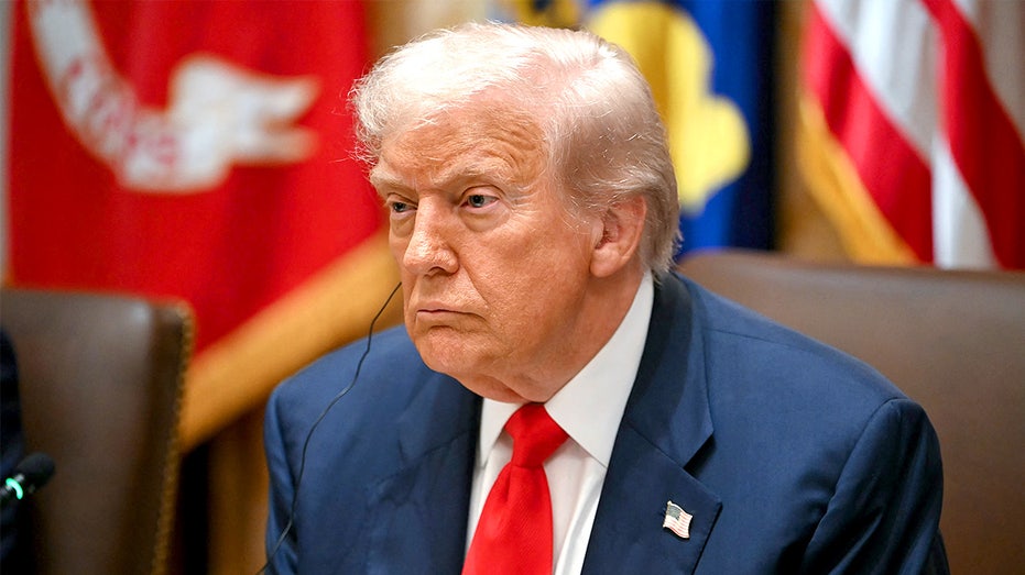 Trump calls Democrats ‘kamikaze pilots’ as shutdown standoff hits third week with no end in sight