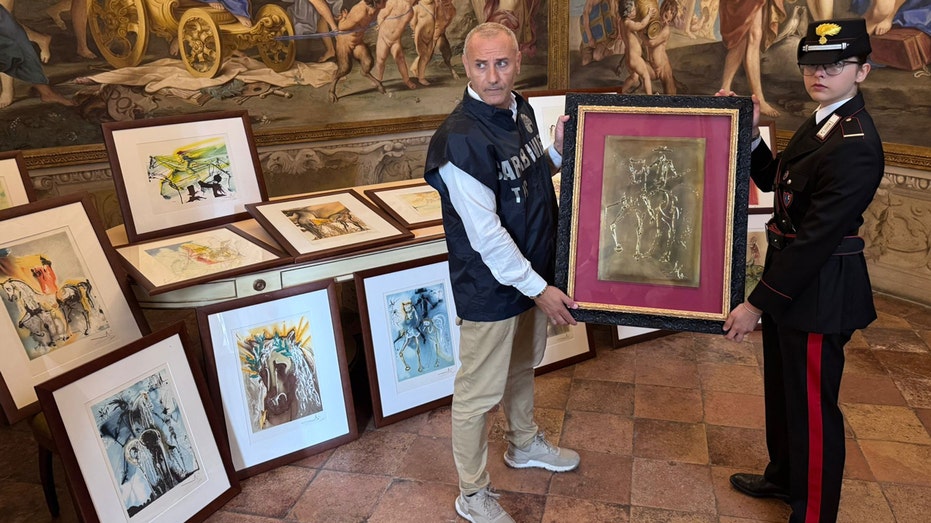 Art world masters fooled as police raid famous gallery after fake Dalís found