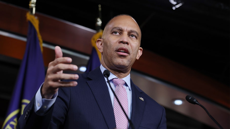 Hakeem Jeffries confronted on CNN about Medicaid funding for 'non-citizens'