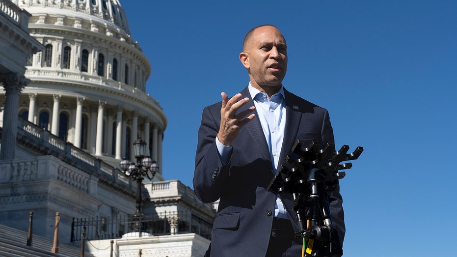 Pardoned Jan. 6 rioter accused of threatening to kill Hakeem Jeffries after Trump clemency