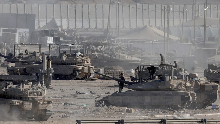 Israel-Hamas ceasefire takes effect, IDF begins pulling back in Gaza
