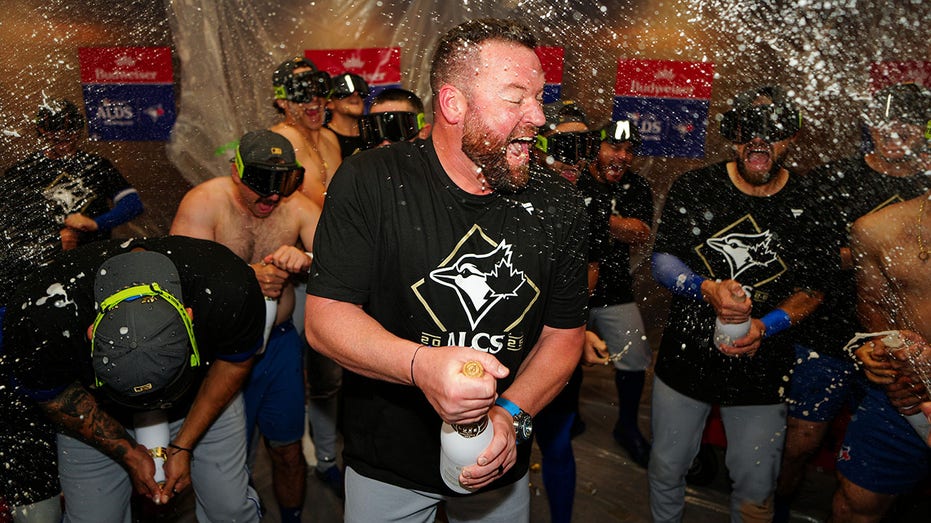 Blue Jays manager, stars taunt Yankees after winning ALDS: 'Start spreading the news'