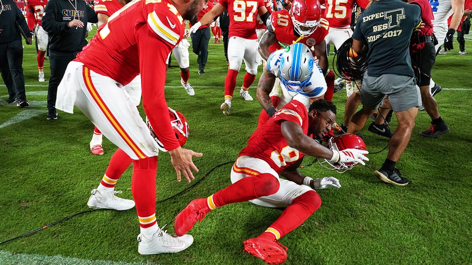 Lions' Brian Branch snubs Patrick Mahomes after loss, sparks brawl with Chiefs wide receiver