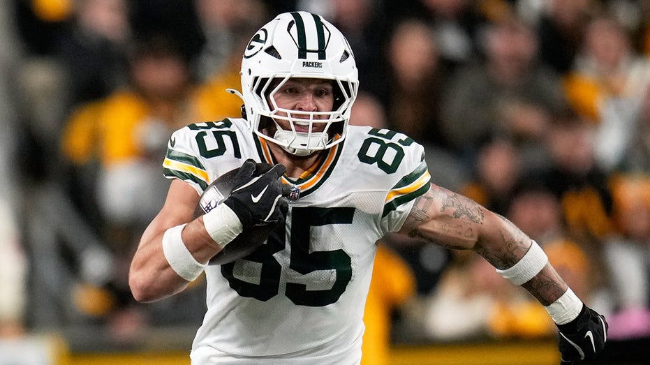 Packers' Tucker Kraft, Jordan Love torch Steelers, spoil Aaron Rodgers' hopes to make history