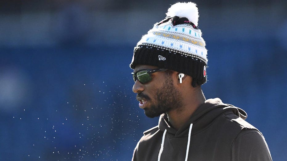 Cleveland radio host desperately pleads for Browns to start Shedeur Sanders: 'Just put him out there'