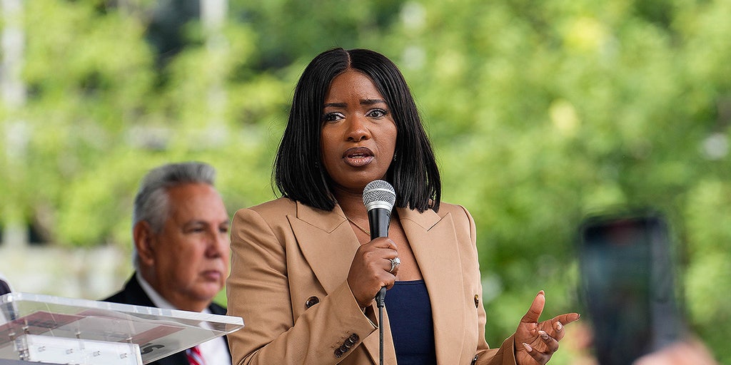 foxnews.com - Peter Pinedo - Far-left firebrand 'refused' to pay high-end condo payments despite spending spree on luxury hotels