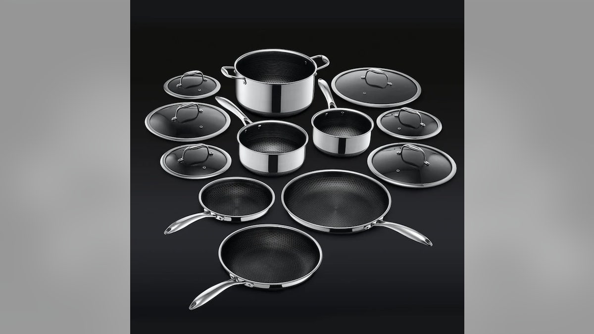 Revamp your whole cooking set with three new pots and three new pans. 
