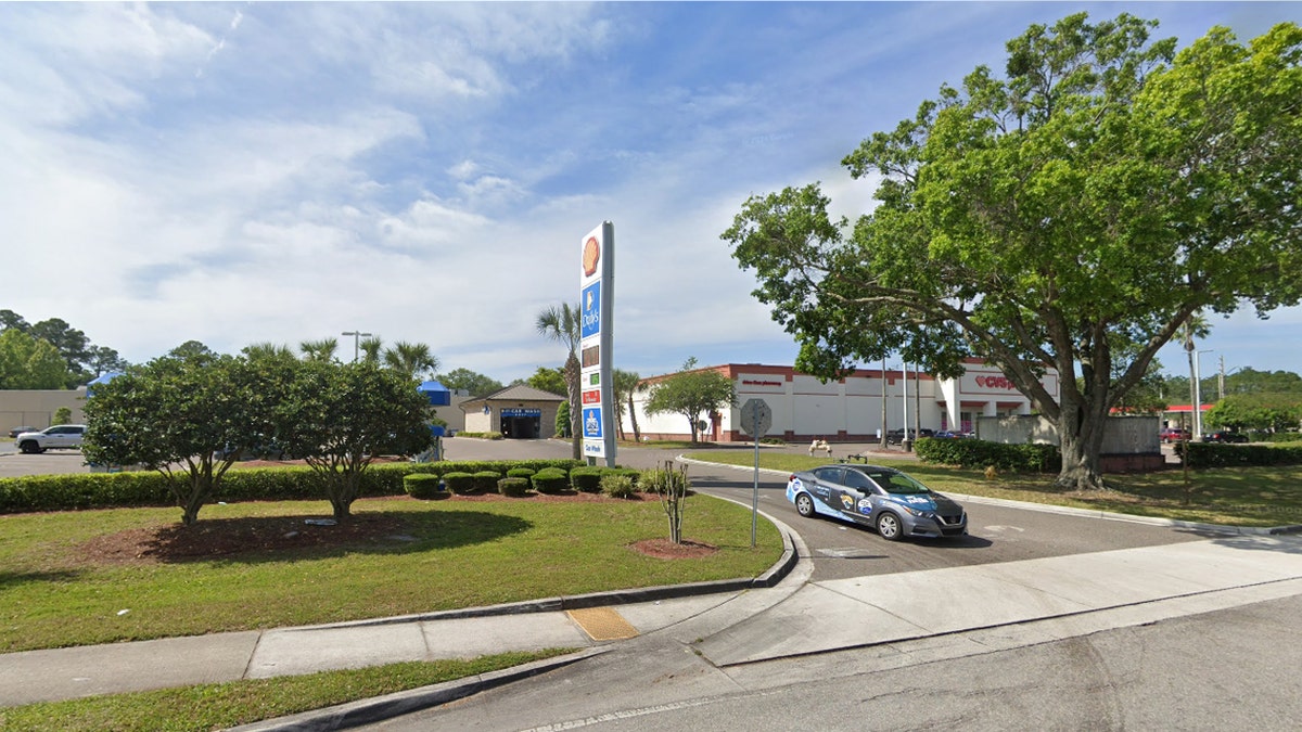 Florida serial killer fears spread after three women found dead in three days at george magazine