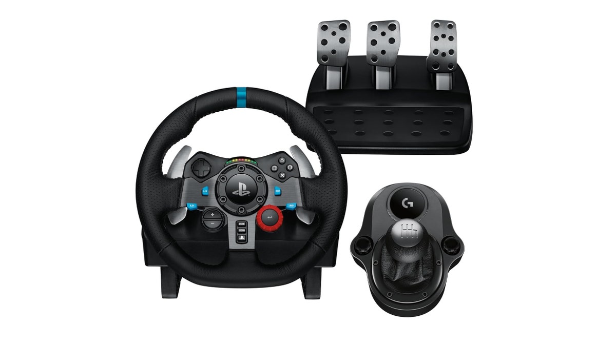 Feel the race with this pedal and wheel setup.
