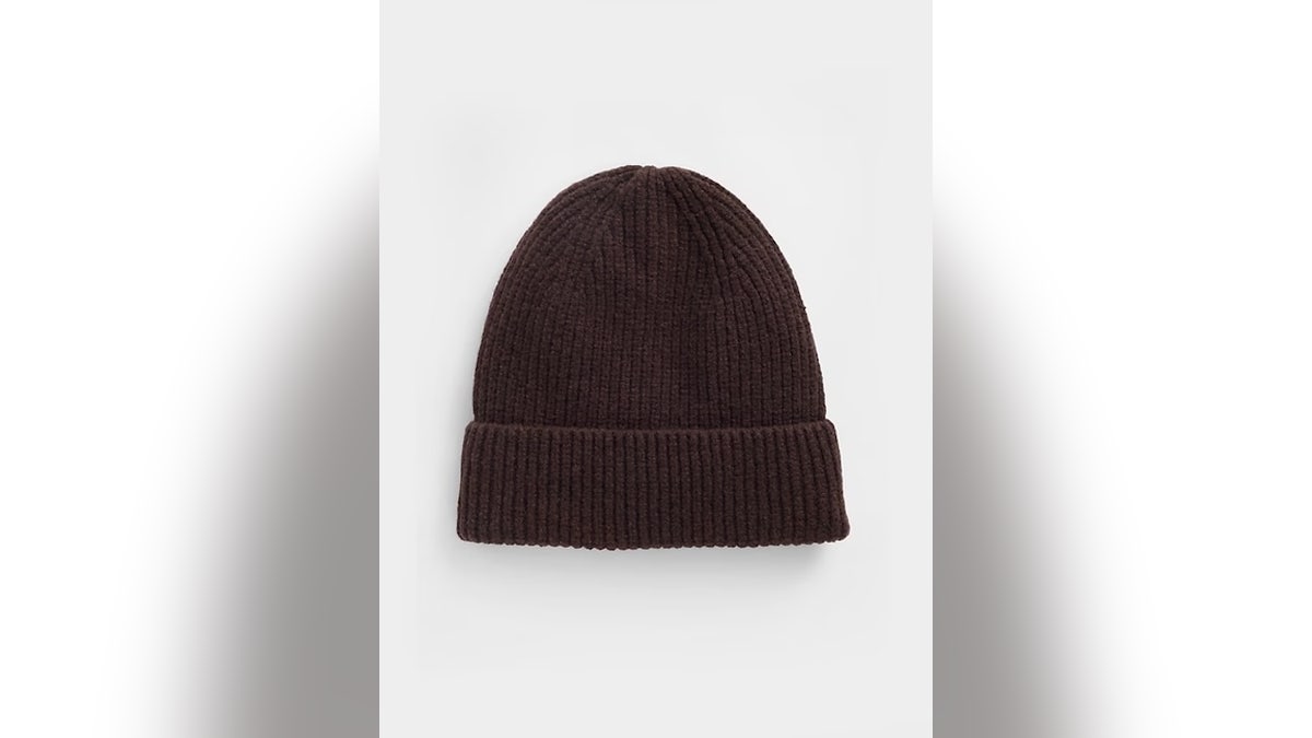 Feel the warmth and comfort of this easy to wear beanie.