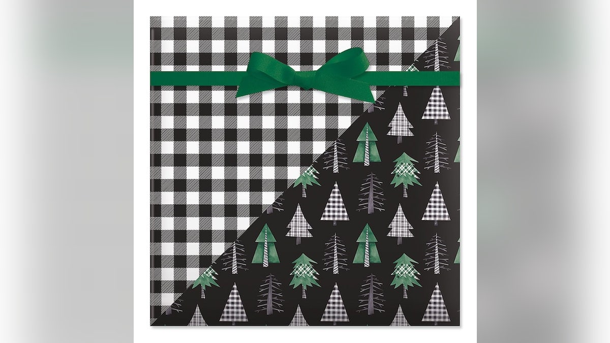 This double-sided wrapping paper gives you options. 