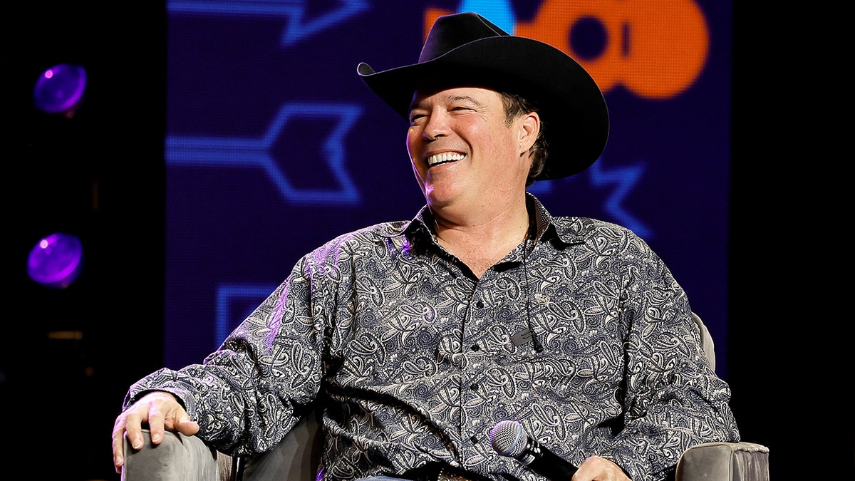 Country singer Clay Walker admits to worsening MS symptoms nearly 30 years after diagnosis at george magazine